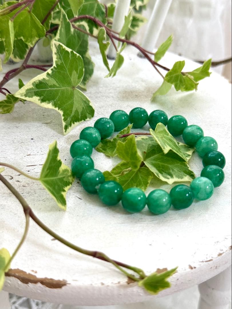 天然翡翠ひすい　ブレスレット　8ミリ玉　18個