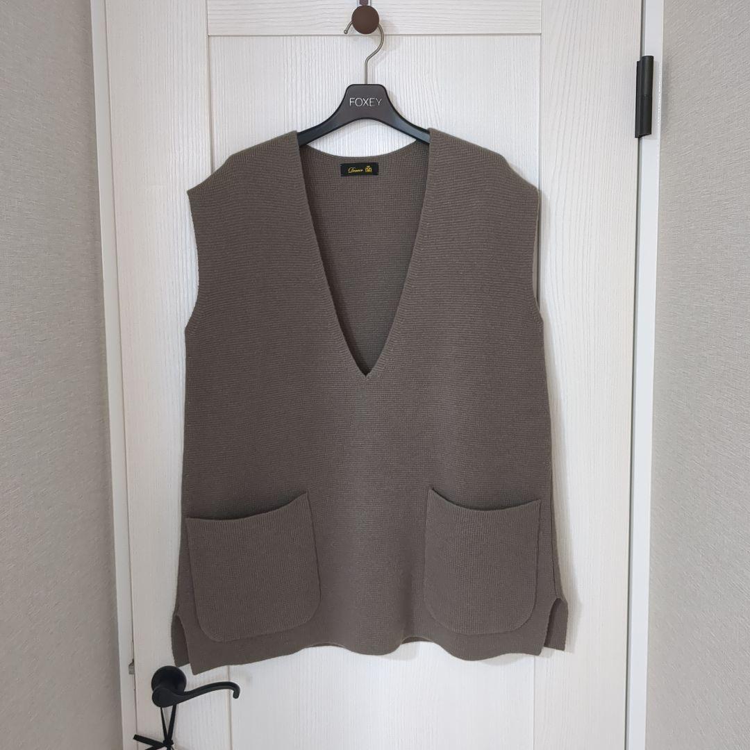 machida　美品ドゥロワー　カシミア混ニットベスト　グレージュ
