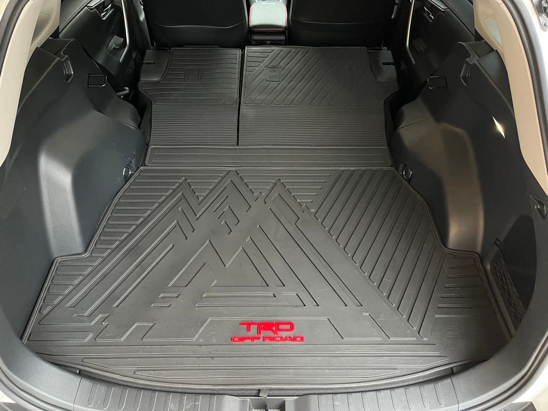 トヨタ　RAV4 TRD トランクマット ブラック