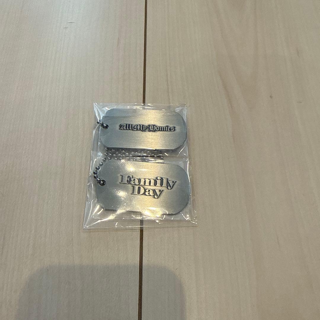 Family Day All My Homiesドッグタグ - メルカリ