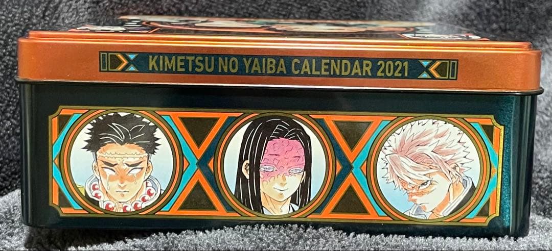 鬼滅の刃』コミックカレンダー2021 特製缶入り日めくりカレンダー