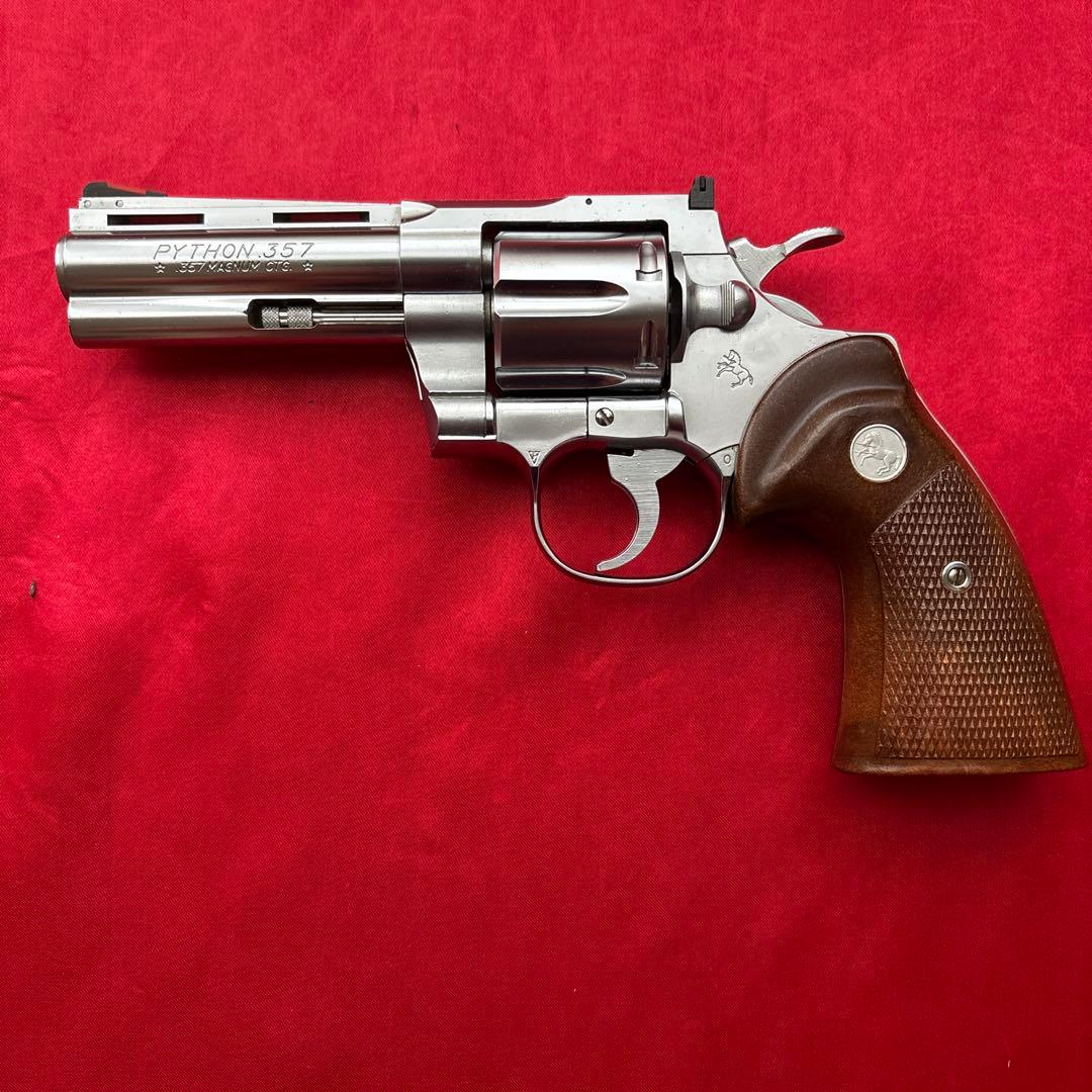 コクサイ　コルトパイソン357マグナム4インチ　シルバー　ガスリボルバー