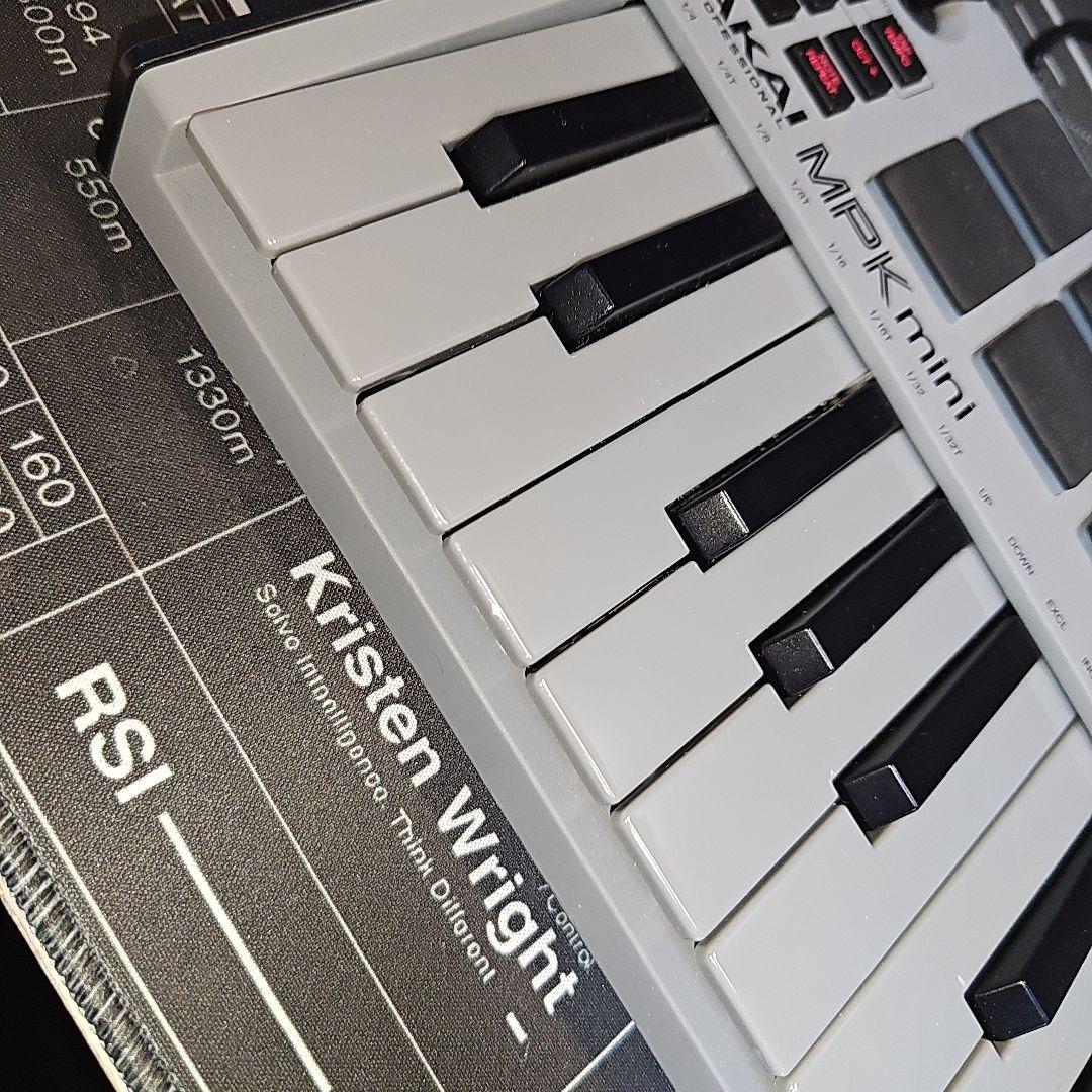 AKAI MPK mini Professional 通電確認済み MIDI - メルカリ