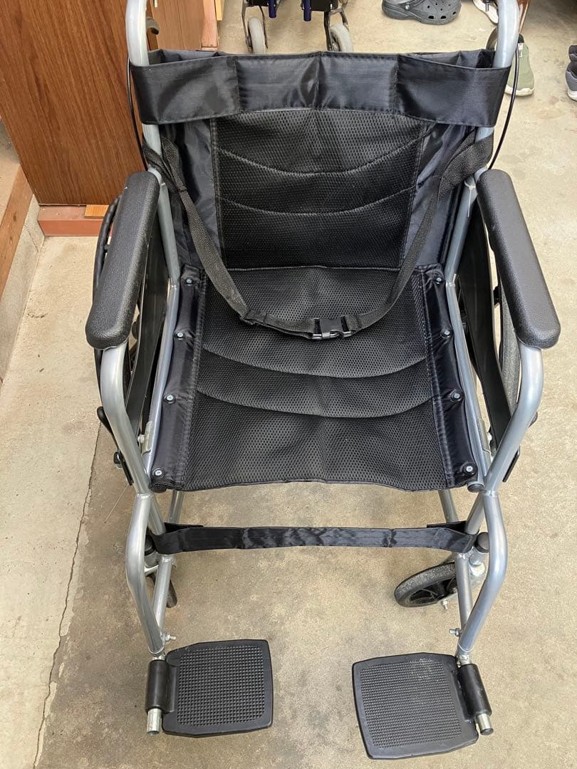 訳あり 車椅子 ブラック 折りたたみ ノーパンク アルミ 右ブレーキ不可 サビ有