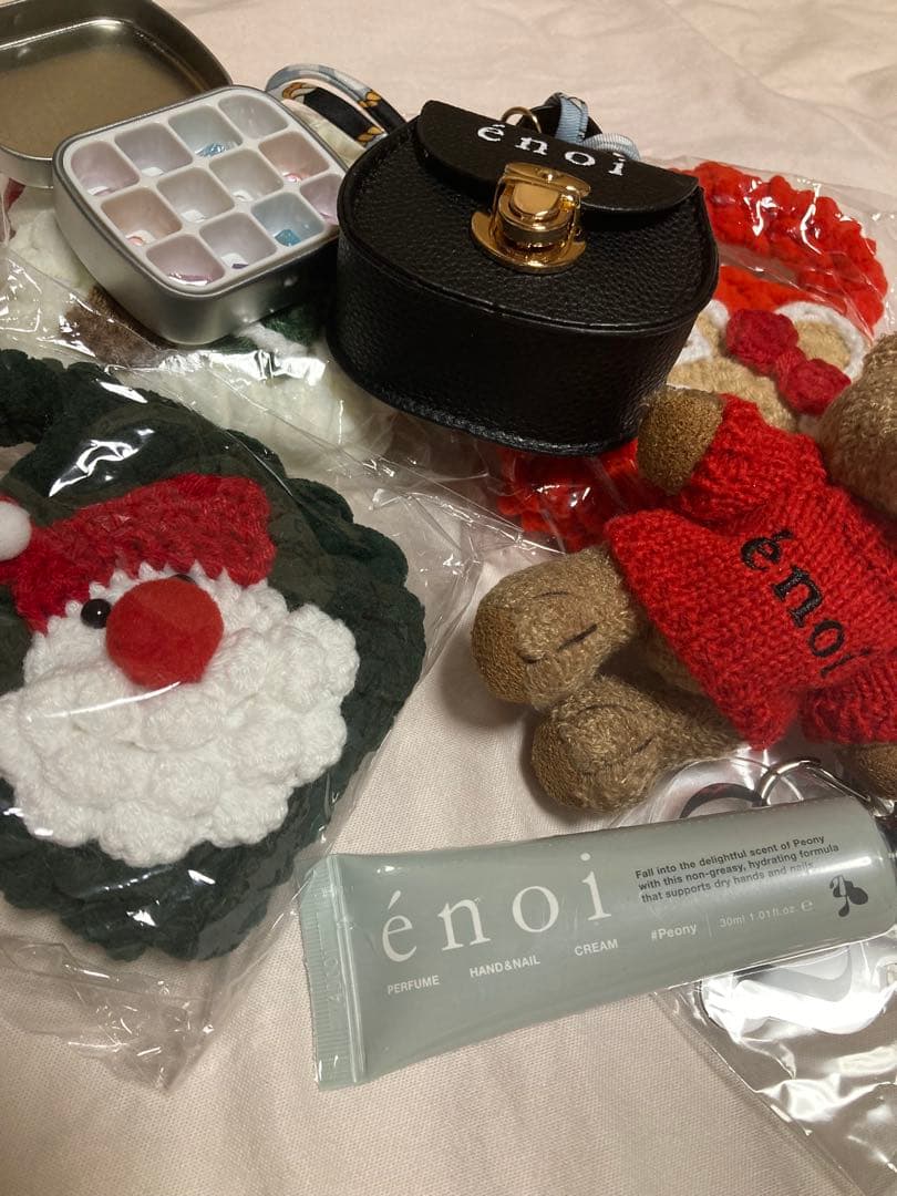 énoi ハンドクリームとアクセサリーセット