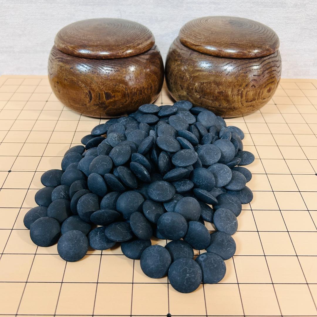 蛤碁石(月印) 那智黒石 32～33号 白180個 + 黒181個 囲碁 - メルカリ