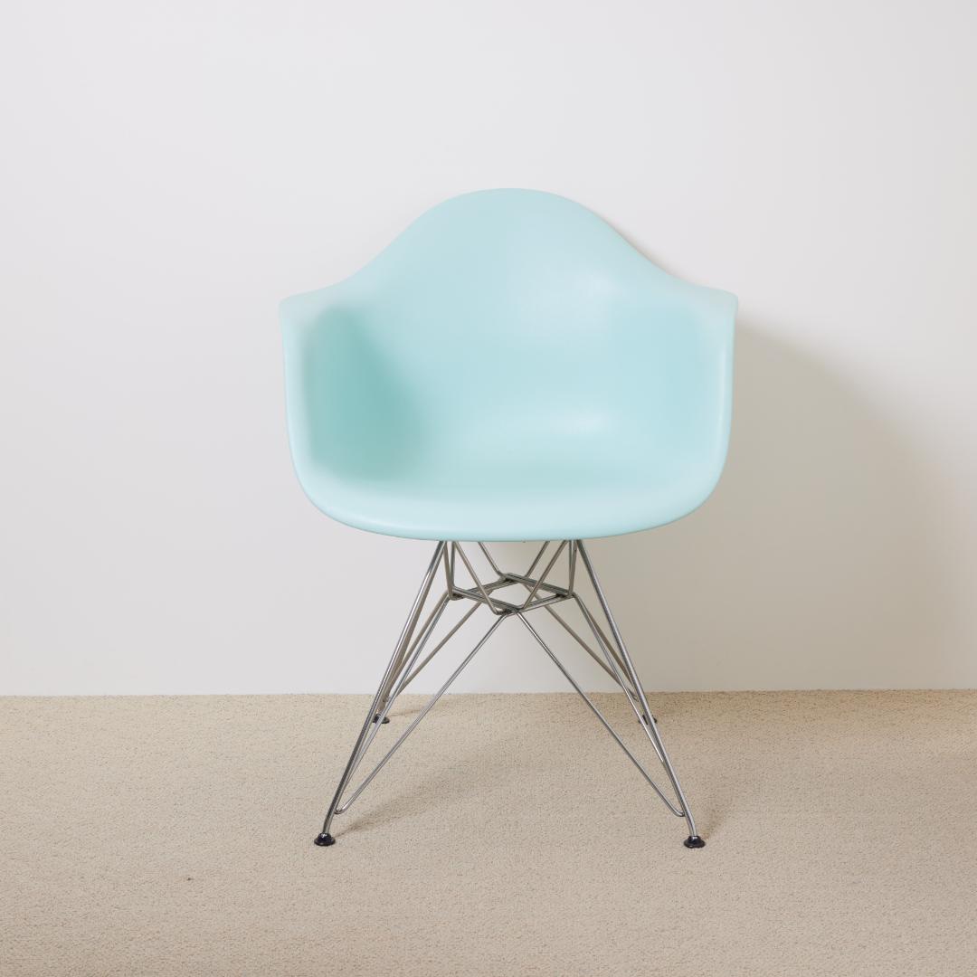 《えぬBSさま専用》イームズプラスチックシェルアームチェア（ライトブルー）