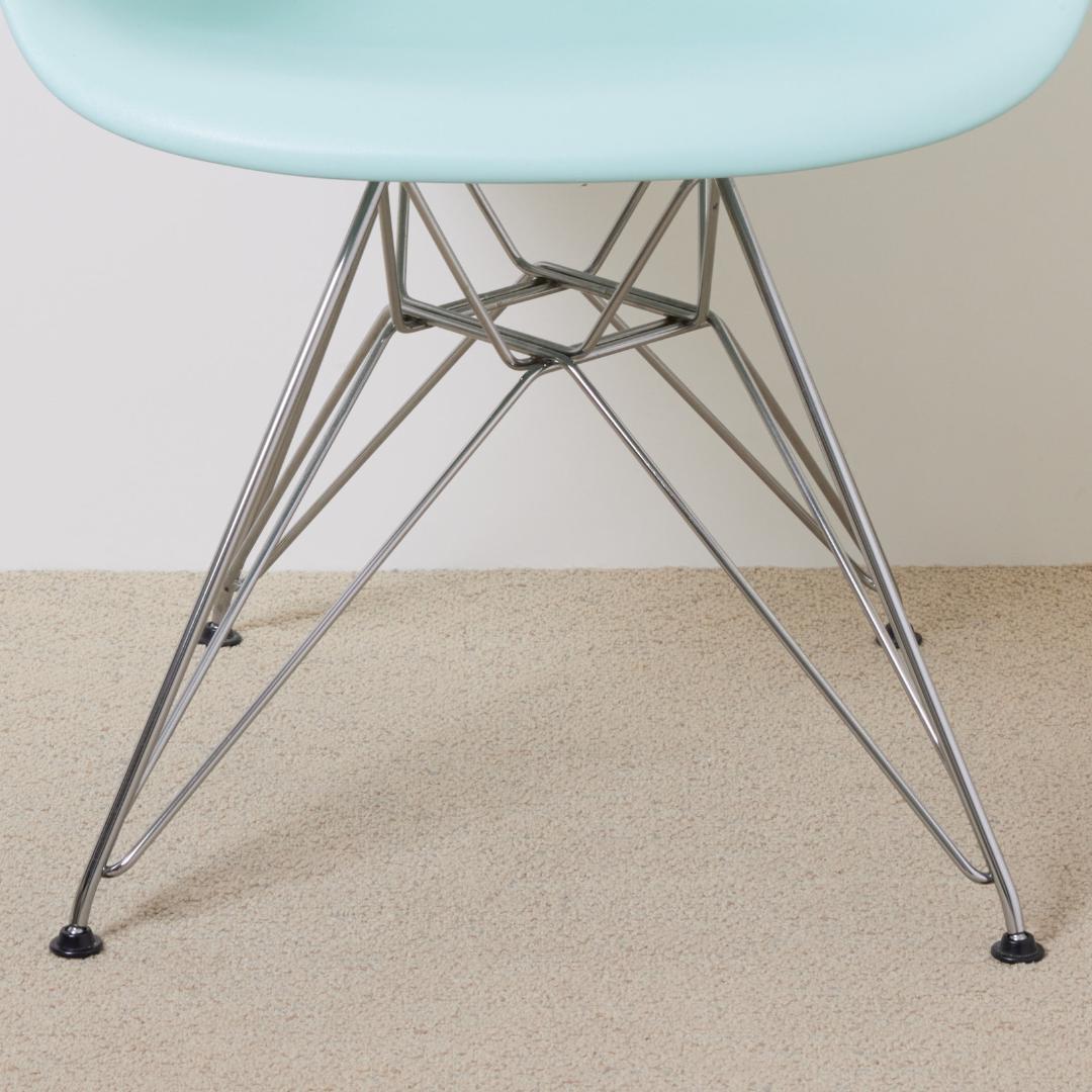 《えぬBSさま専用》イームズプラスチックシェルアームチェア（ライトブルー）