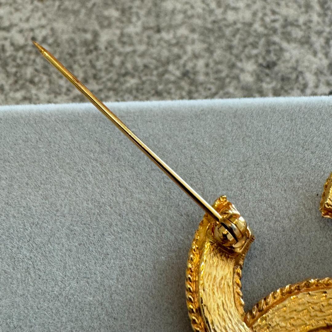 シャネル CHANEL ブローチ ヴィンテージ 1109 ゴールド - メルカリ