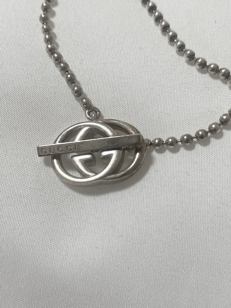GUCCI シルバー ネックレス ロゴデザイン