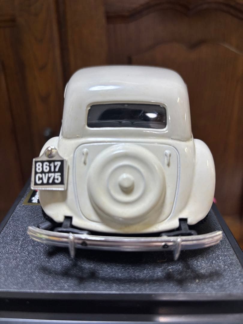 ブラーゴ社シトロエン15cv TAダイキャストメタルモデル 1/24