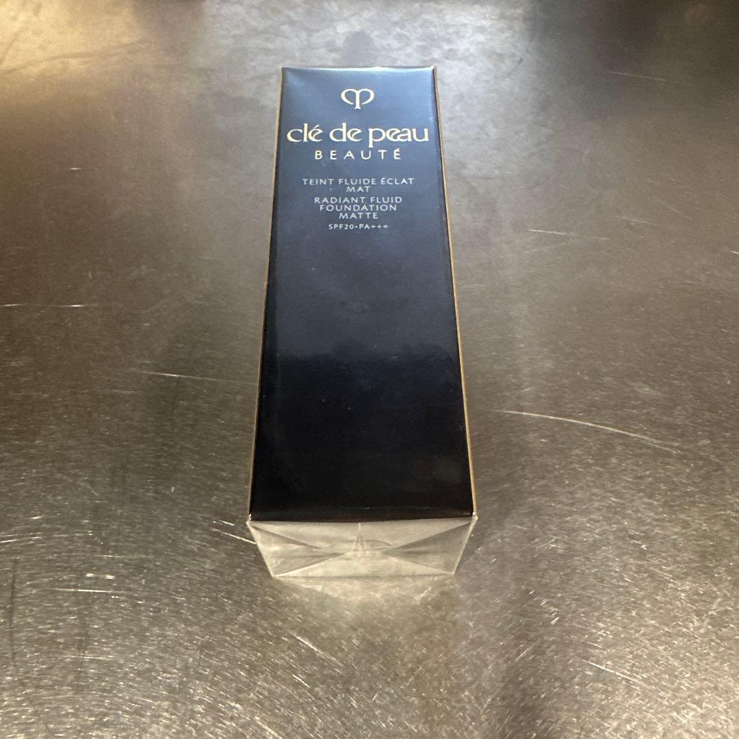 プリン　クレ・ド・ポー　ボーテ　タンフリュイドエクラ　マット　オークル10