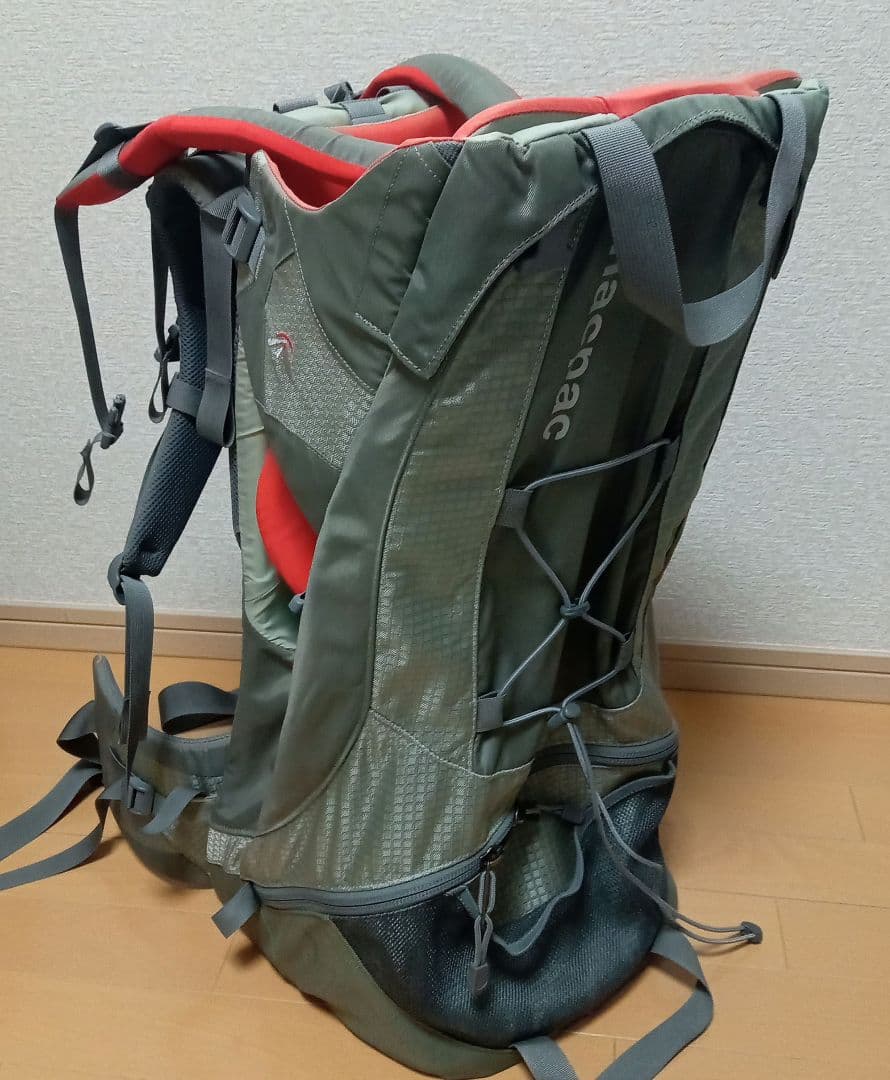 ベビーキャリア　macpac ハイキング用バックパック オリーブグリーン