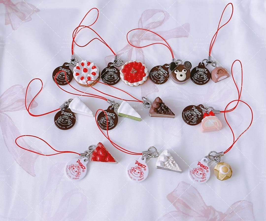 不二家のケーキストラップ ペコちゃん 楽天市場】不二家 公式 ペコちゃんオリジナルお名前ラバーチャーム
