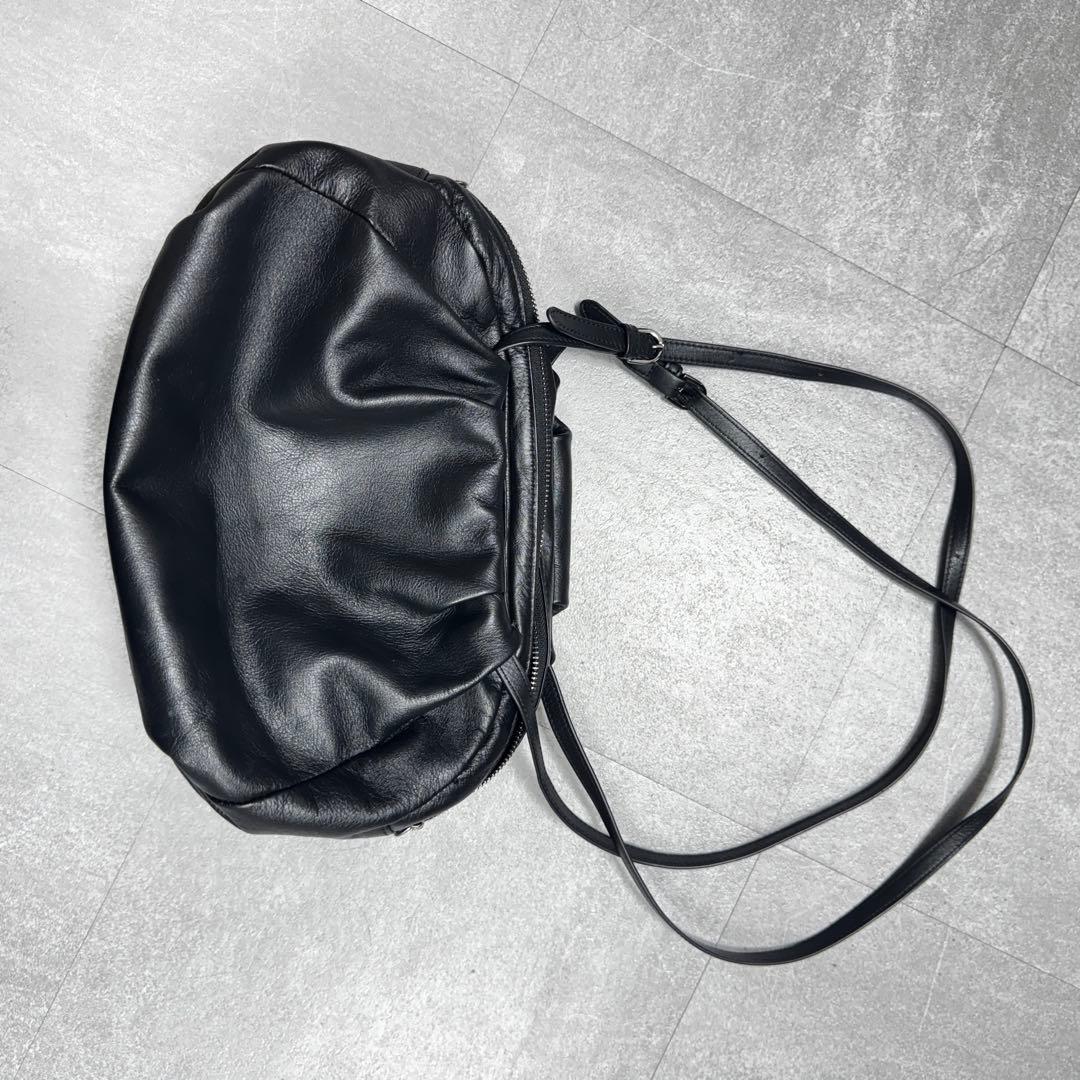 イアパピヨネ　コロンボストンバッグ　ブラック