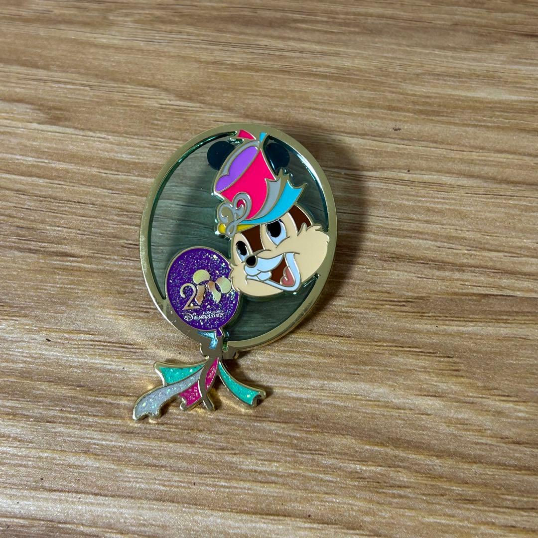 箱無し】香港ディズニー 20周年 ランダム ピンバッジ チップ - メルカリ
