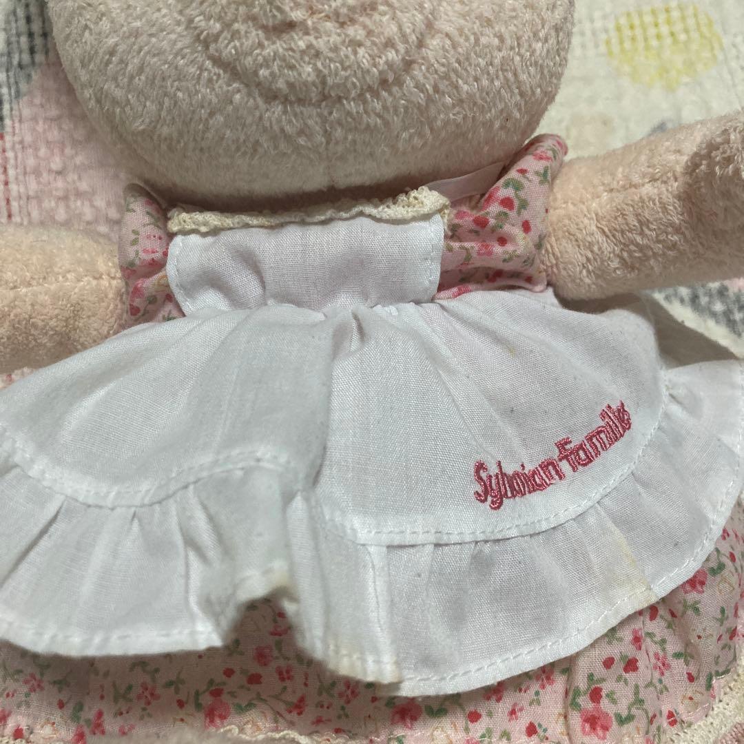 シルバニアファミリー みるくウサギ ぬいぐるみ Mサイズ 中古品 - メルカリ