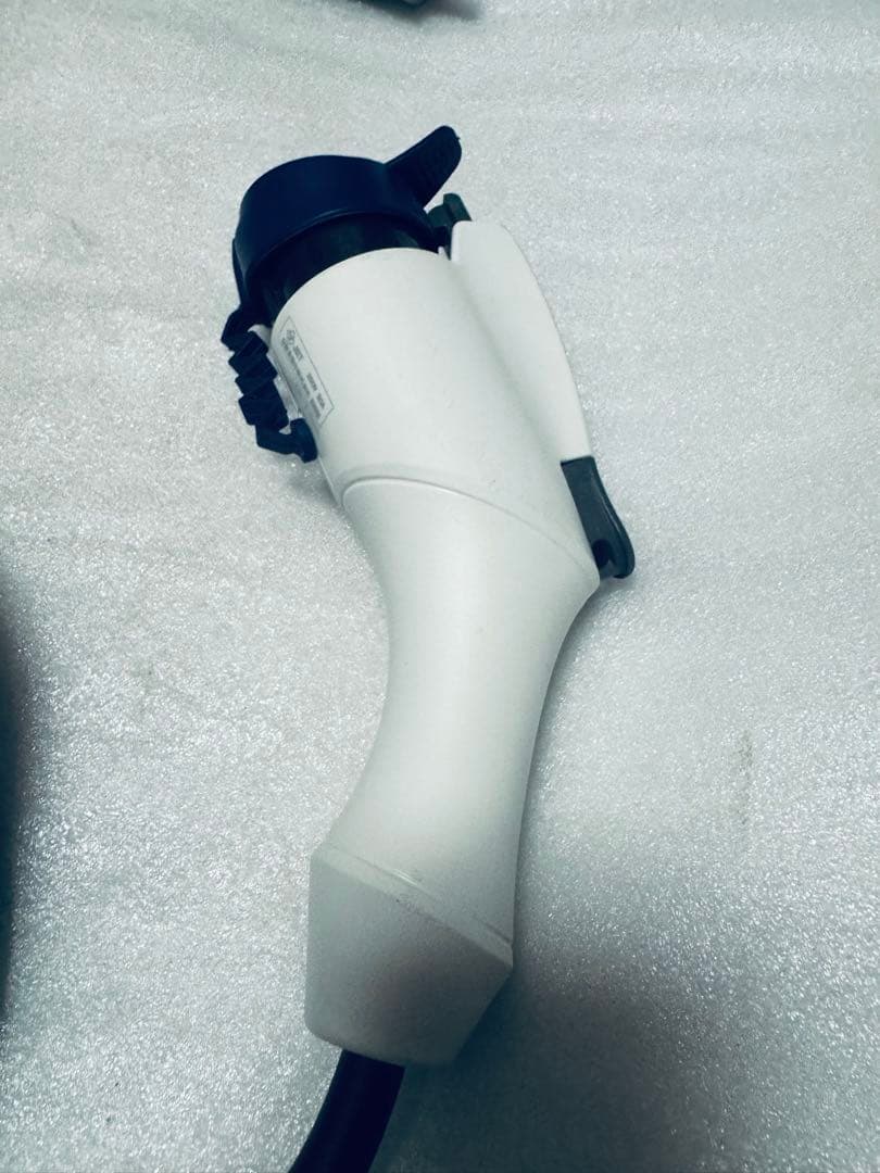 最新型番 日産リーフ充電ケーブル 6WX0A 705 最新型番 日産リーフ充電