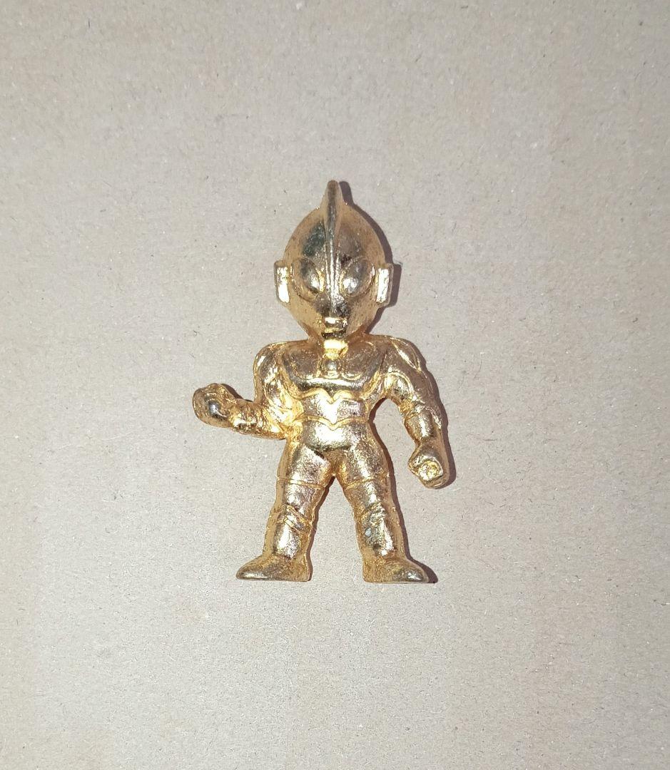 【ウルトラマン超闘士激伝×コミックボンボン限定】ダイキャスト ゴールド超闘士