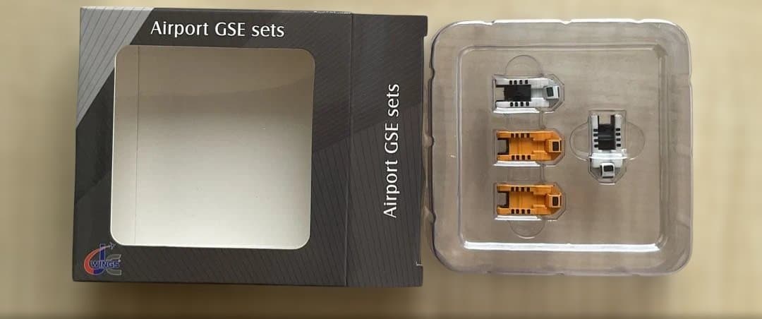 Airport GSE sets 4個入り 1/400 トーイングトラクター