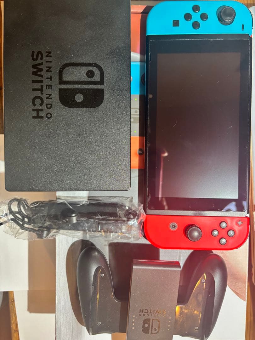 美品 Nintendo Switch 本体 一式 箱あり モンハンライズ付き