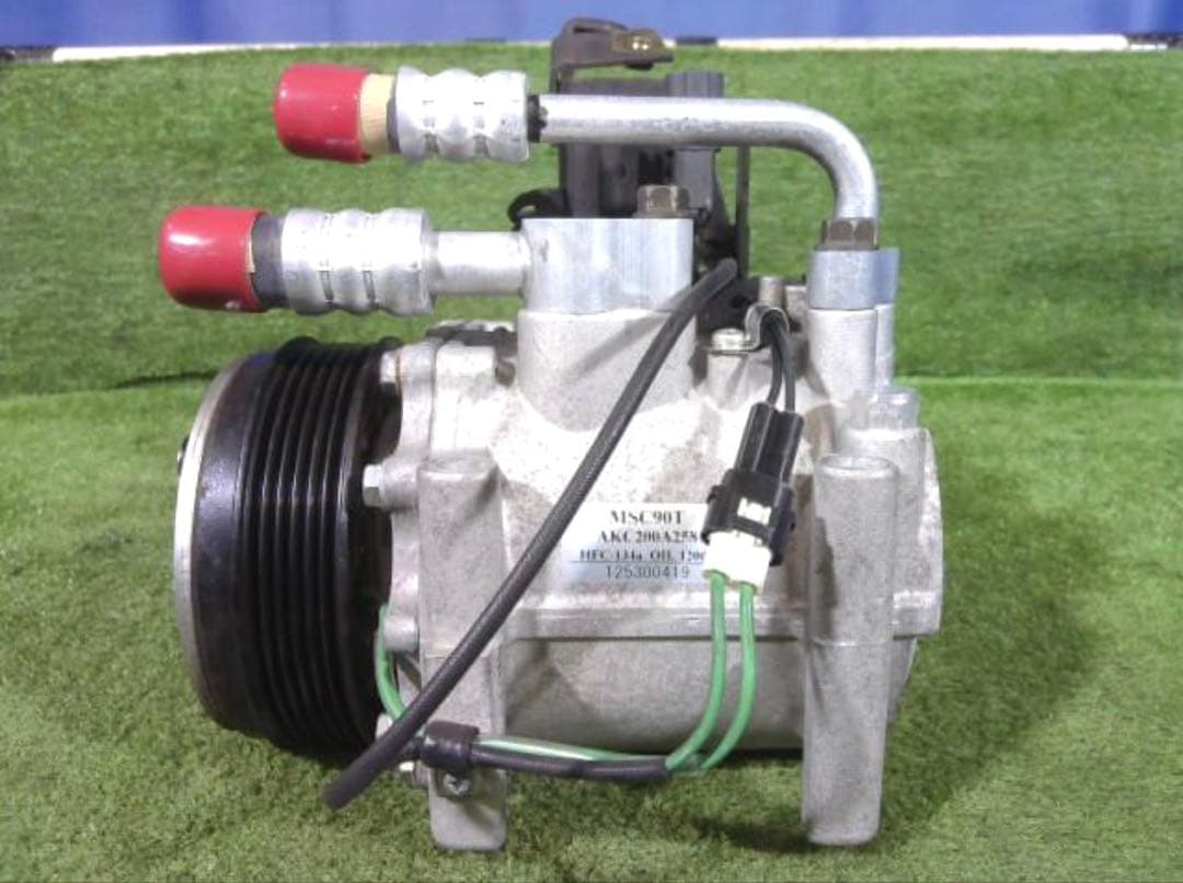 キャンター　エアコンコンプレッサー　MSC90T AKC200A258 動作品