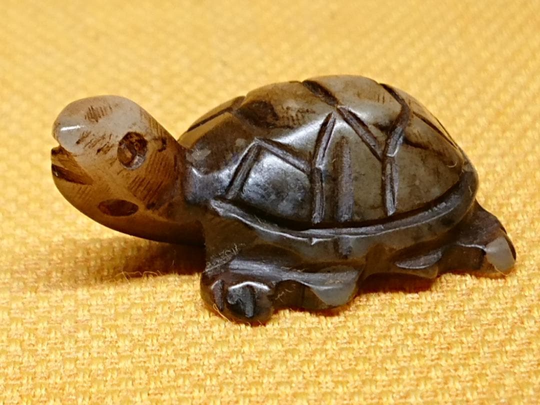 根付　古玉　古玩　亀　オブジェ　置物　インテリア　工芸品　美術品　A1143