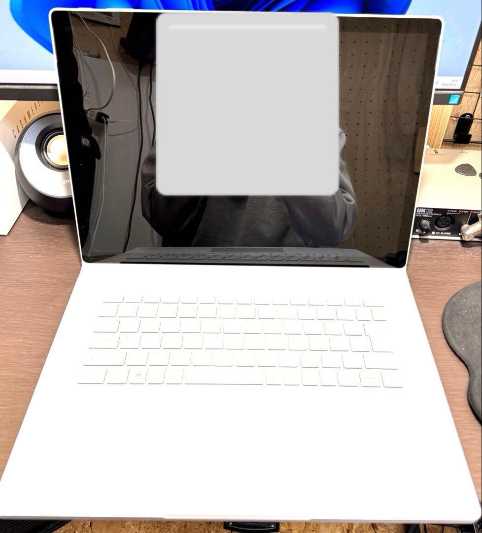 Microsoft surface book2 15インチ