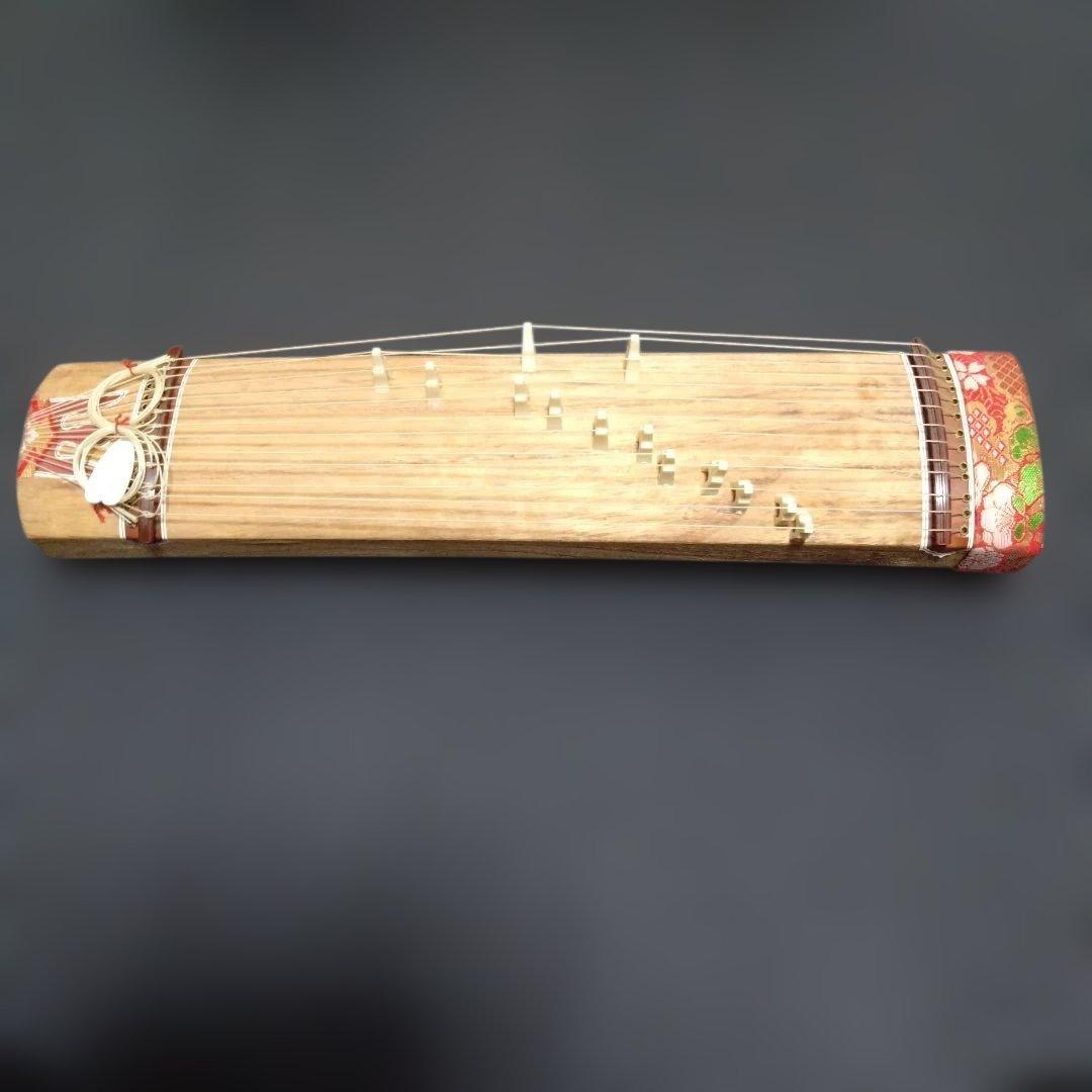 木製琴 10弦 伝統的模様