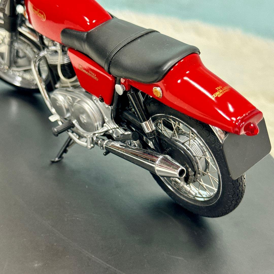 ミニチャンプス クラシックバイク 1/12 ノートン コマンド 750 1968
