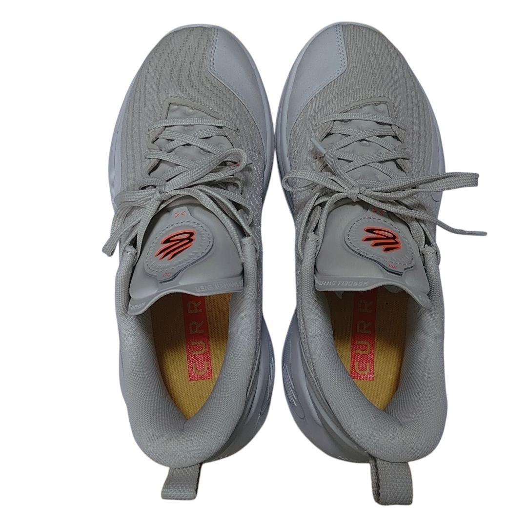 未使用)アンダーアーマー カリー 12 SATURN 27.0サイズ ベージュ