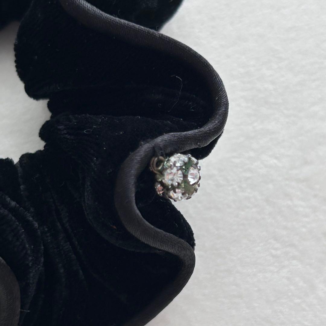 アレクサンドルドゥパリ ベルベット シュシュ スワロフスキー 黒
