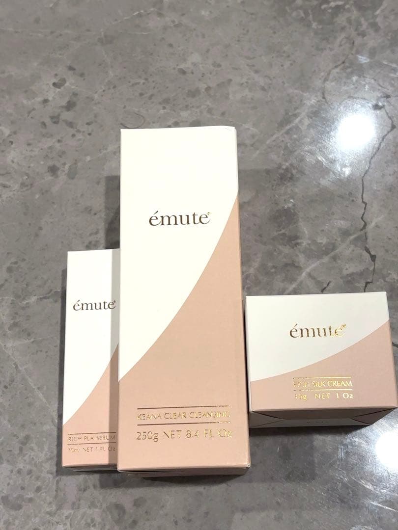 émute リッチシルククリーム 、クレンジング、リッチプラセラム　エミューテ