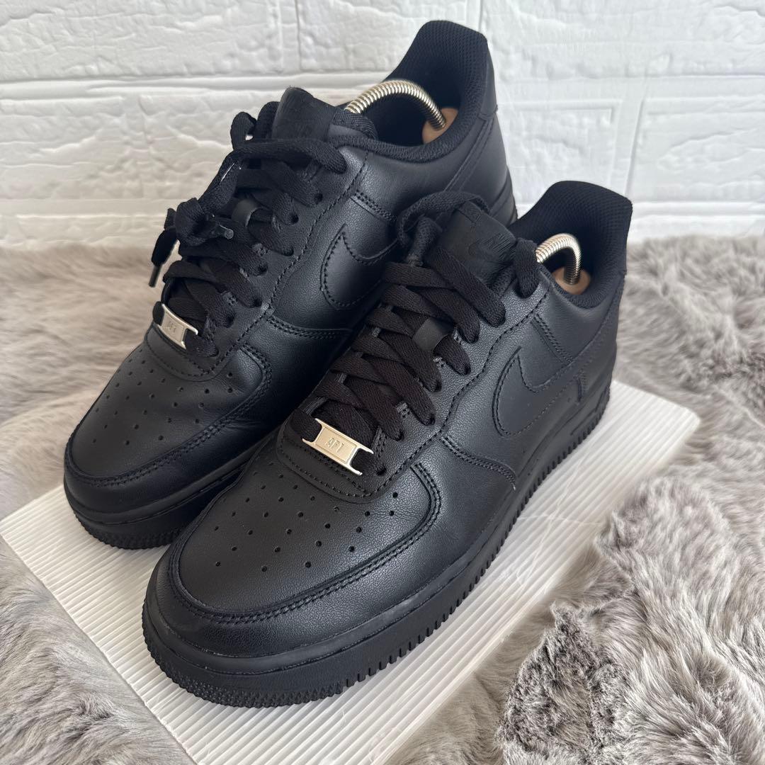【美品】ナイキ NIKE エアフォース1 ブラック 26cm