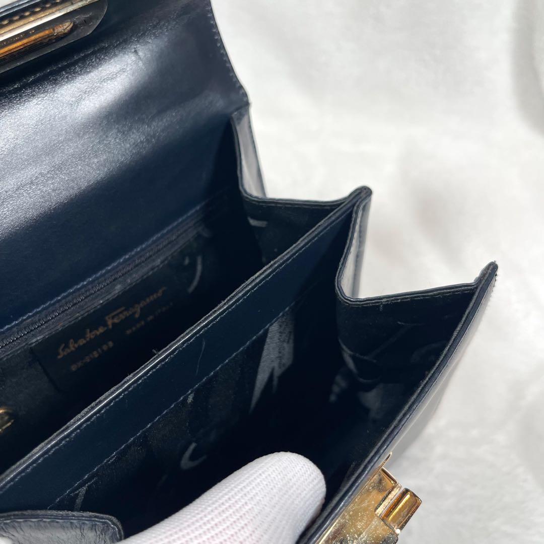 フェラガモ ガンチーニ 2way ハンドバッグ ショルダー レザー ネイビー