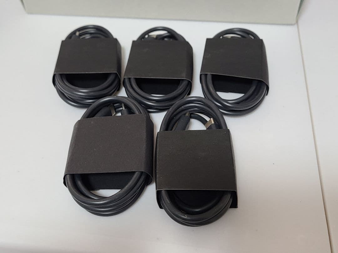 VIVE Ultimate Tracker5つ ドングル、ストラップ付