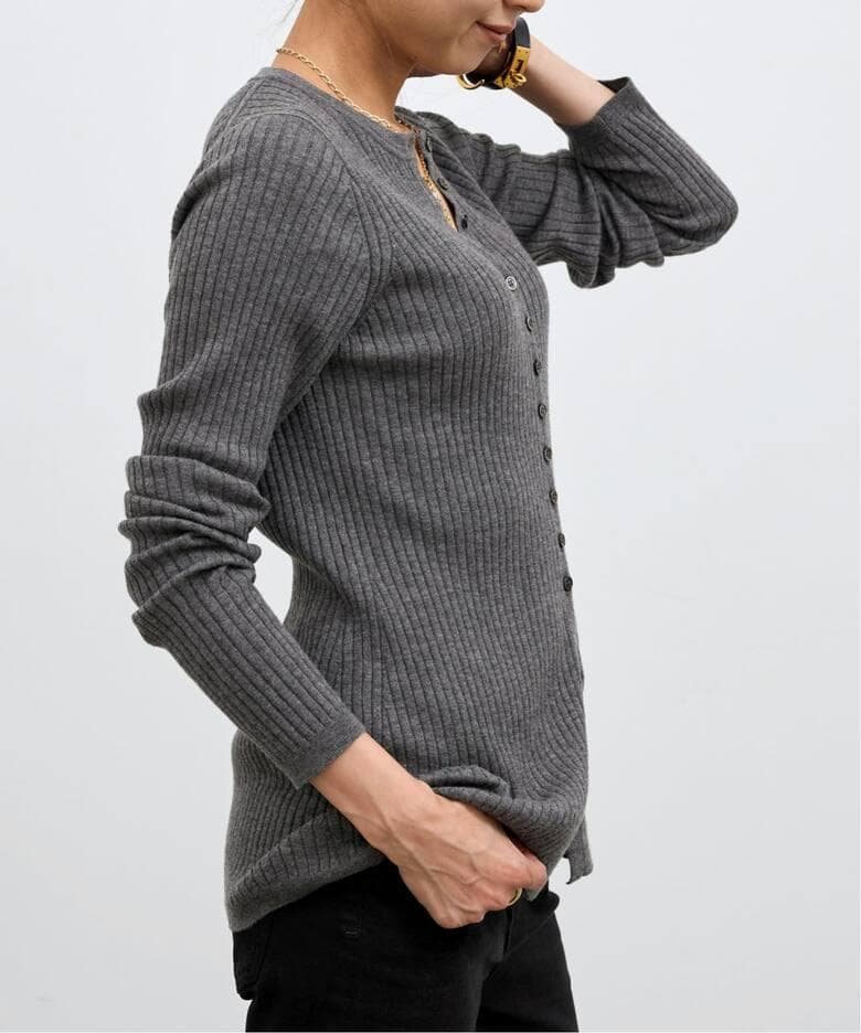 今期・完売・紙タグ付】アパルトモンのRIB KNIT with BUTTON - メルカリ