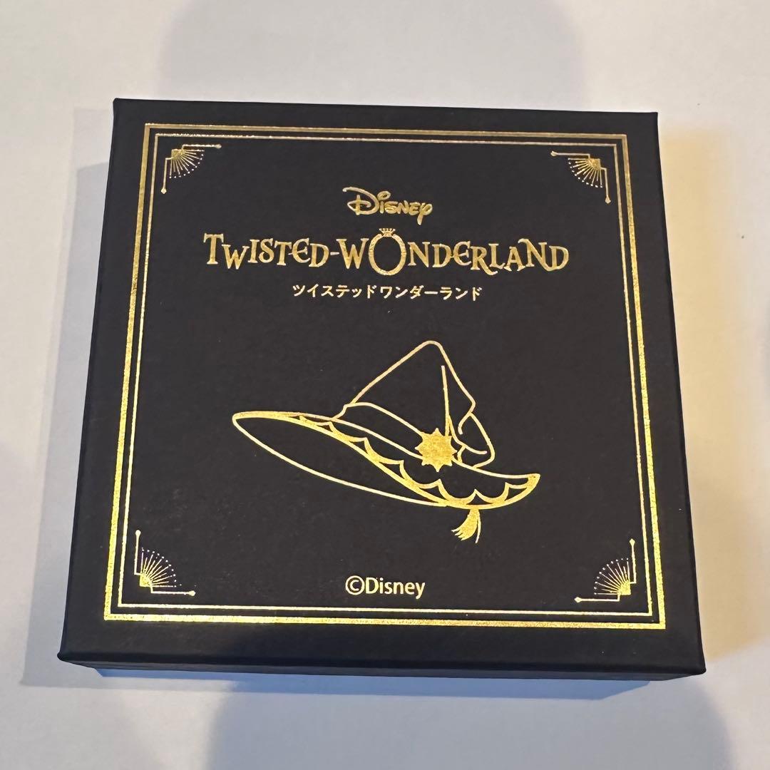 ツイステ リリアヴァンルージュ 魔法帽子の留め具風 ブローチ Disney TWISTED-WONDERLAND リリアの誕生日記念グッズ 魔法帽子の留め