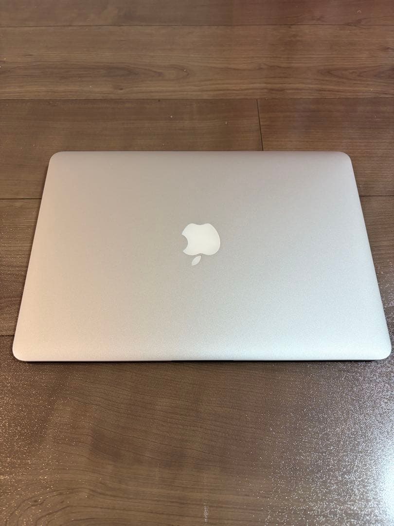 Apple MacBook Air (13-inch, 2017) 本体