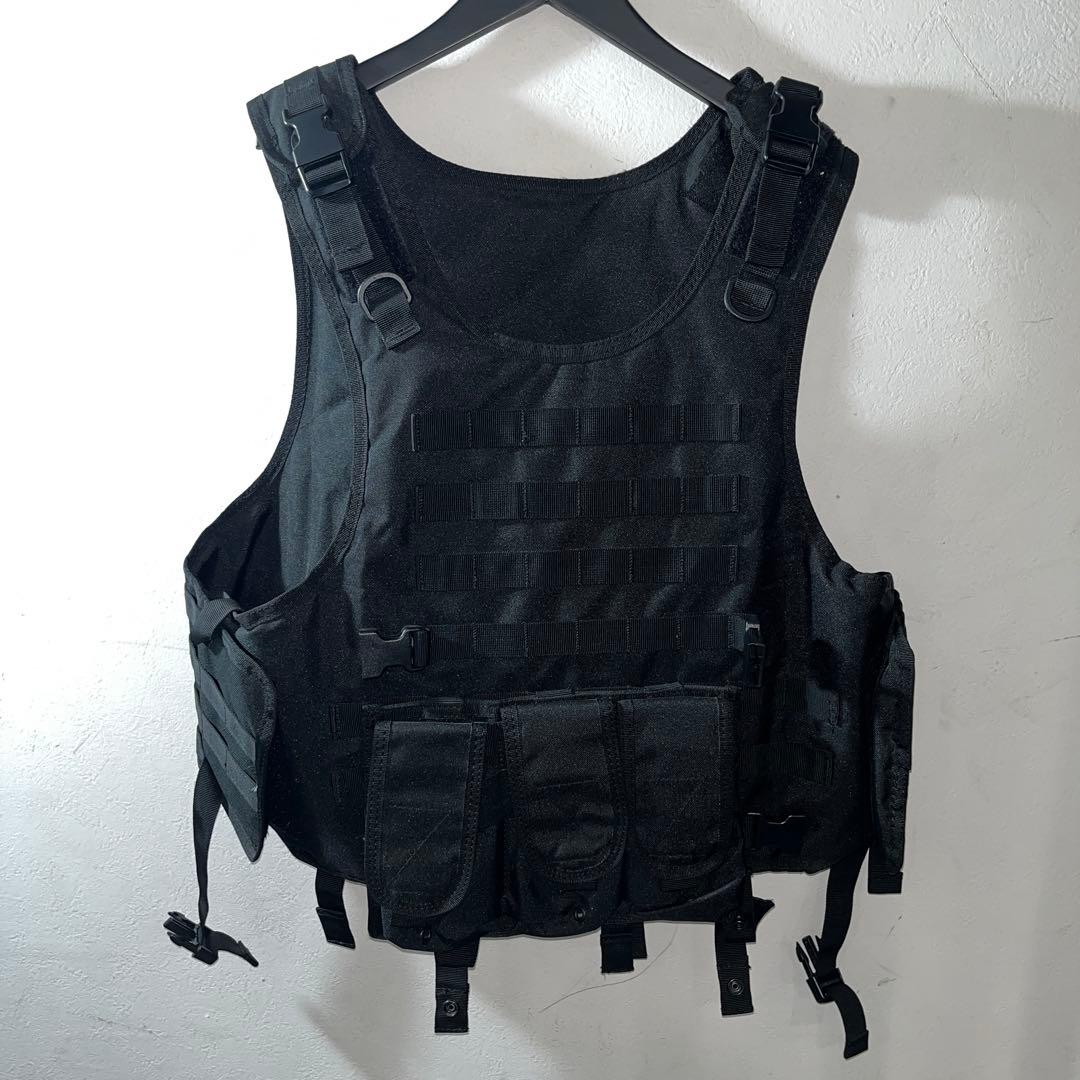 黒 タクティカルベスト モールシステム　防弾チョッキ