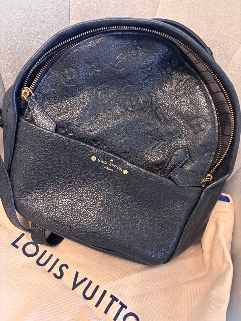 LOUIS VUITTON ブラックバックパック LOUIS VUITTON（ルイ・ヴィトン） リュックサック パシフィックバック