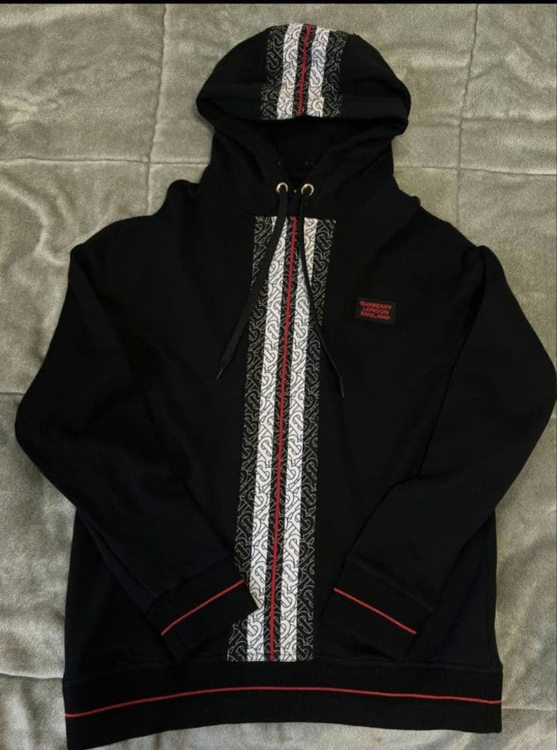 山*田様 BURBERRY　パーカー