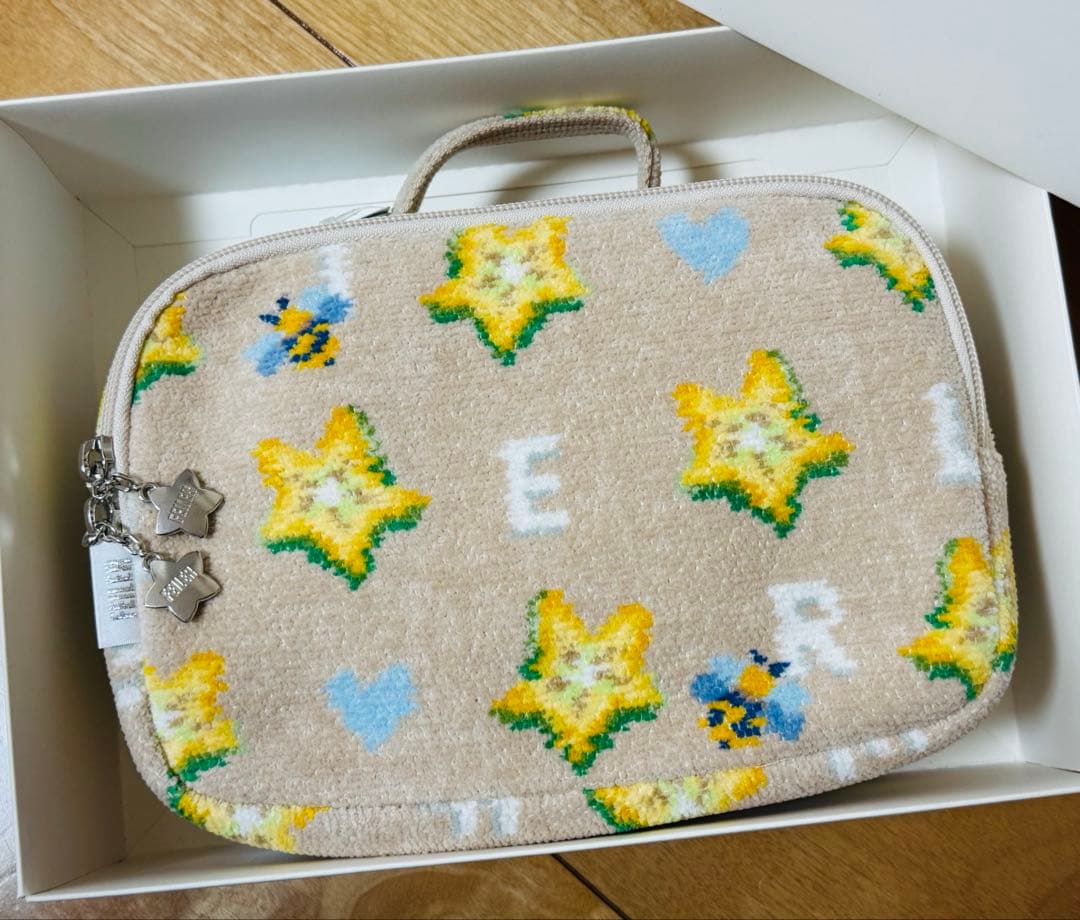 【新品未使用】FEILER キープスマイリングスターフルーツ　おむつポーチ