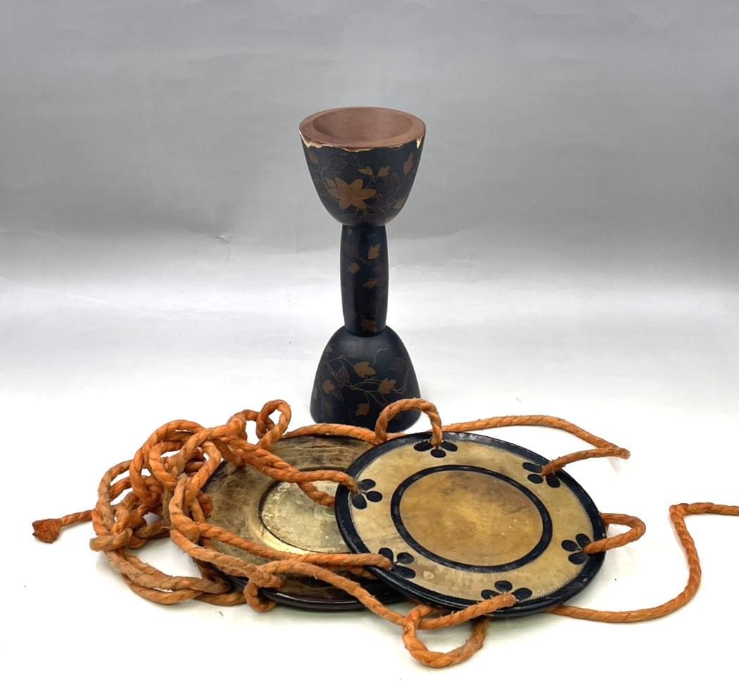 時代物 皮張り 小鼓 鼓 つづみ 和楽器 太鼓 打楽器 蒔絵 骨董 古玩 楽器