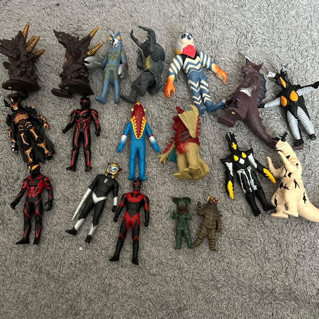 ウルトラマン 怪獣フィギュア 18体セットまとめ売り - メルカリ