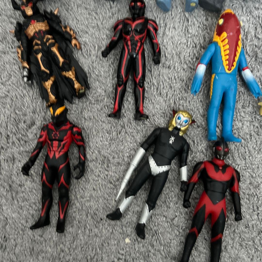 ウルトラマン 怪獣フィギュア 18体セットまとめ売り - メルカリ