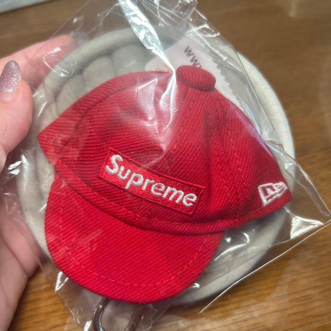 Supreme 赤 キャップ キーホルダー 4