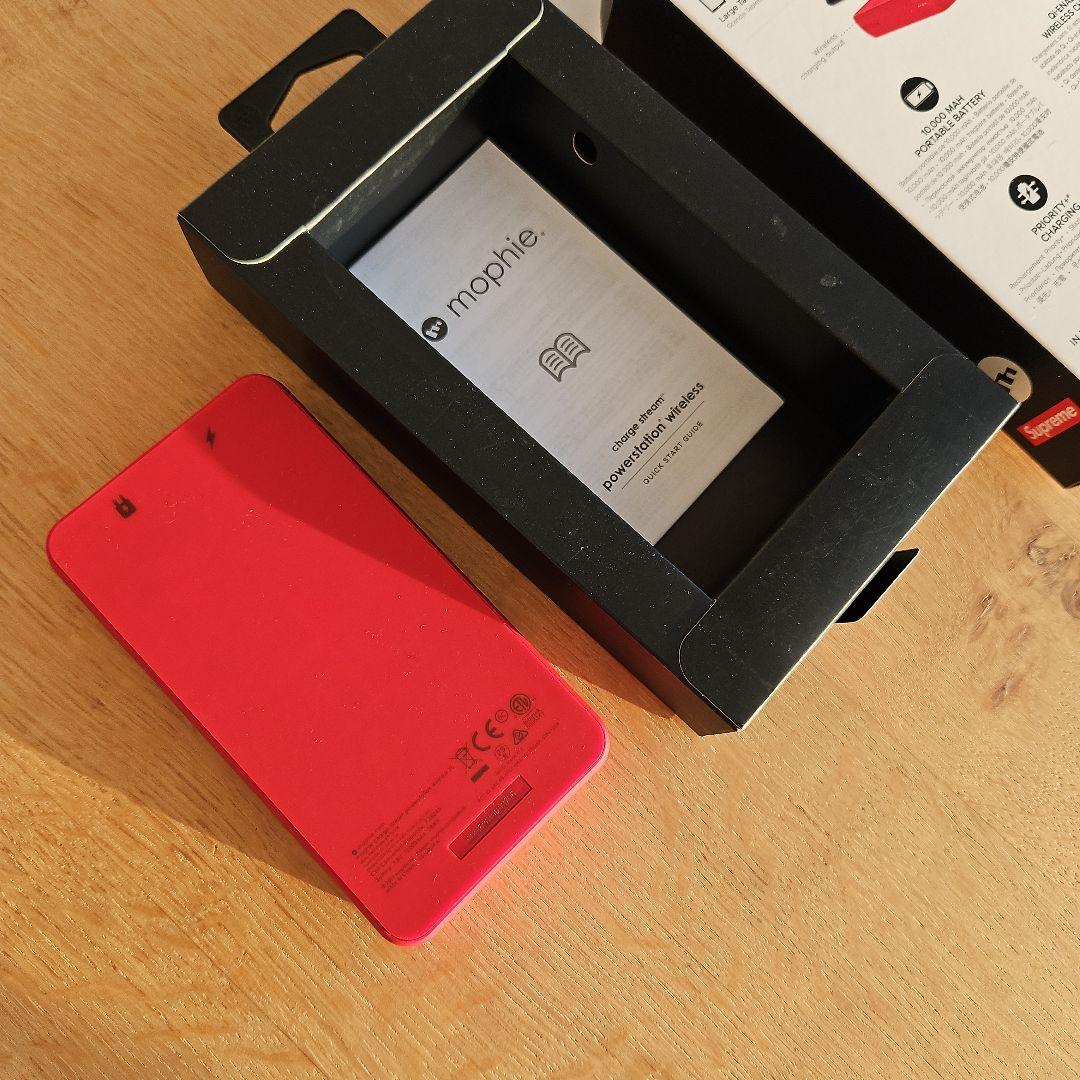 未使用品】シュプリーム モバイルバッテリー 赤 - メルカリ