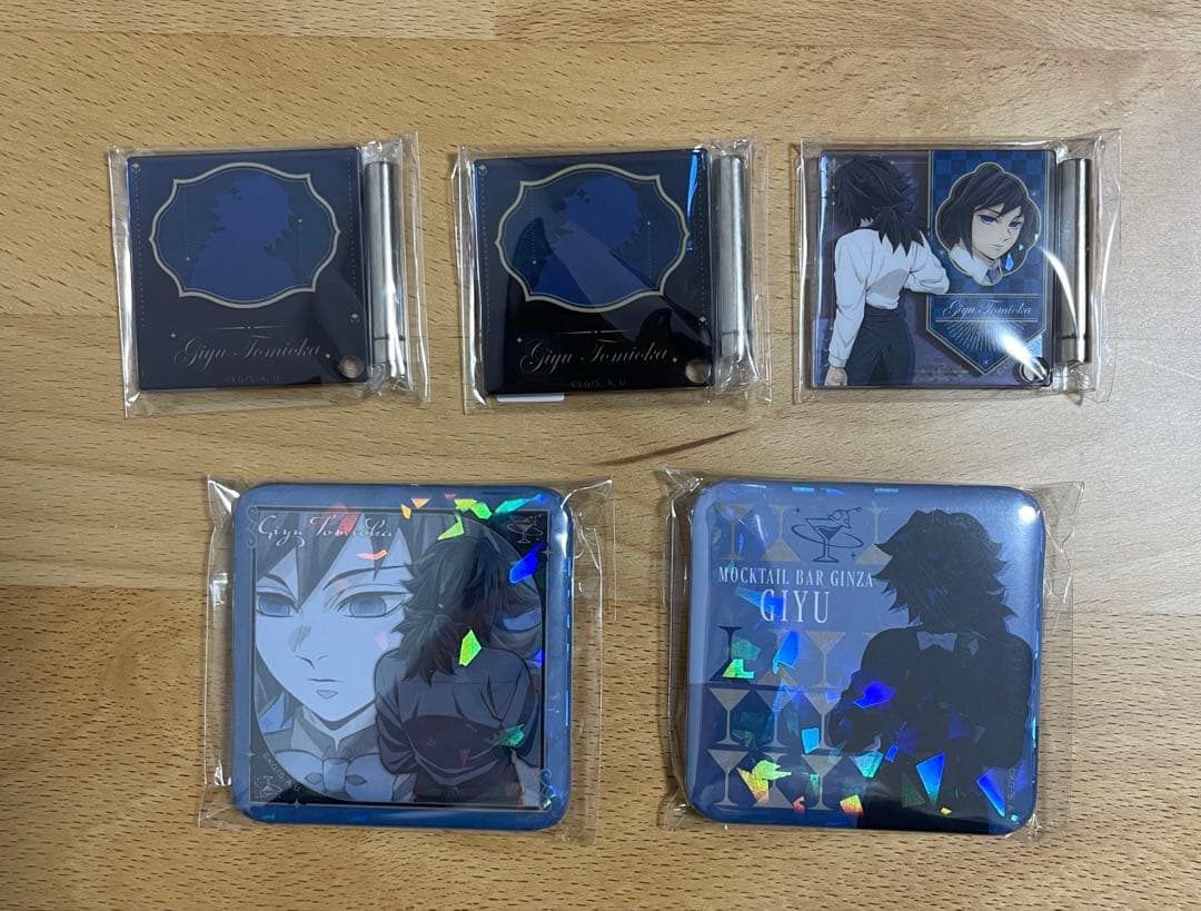 鬼滅の刃 モクテルバー 冨岡義勇 コレクションロト 缶バッジ＆ミニ