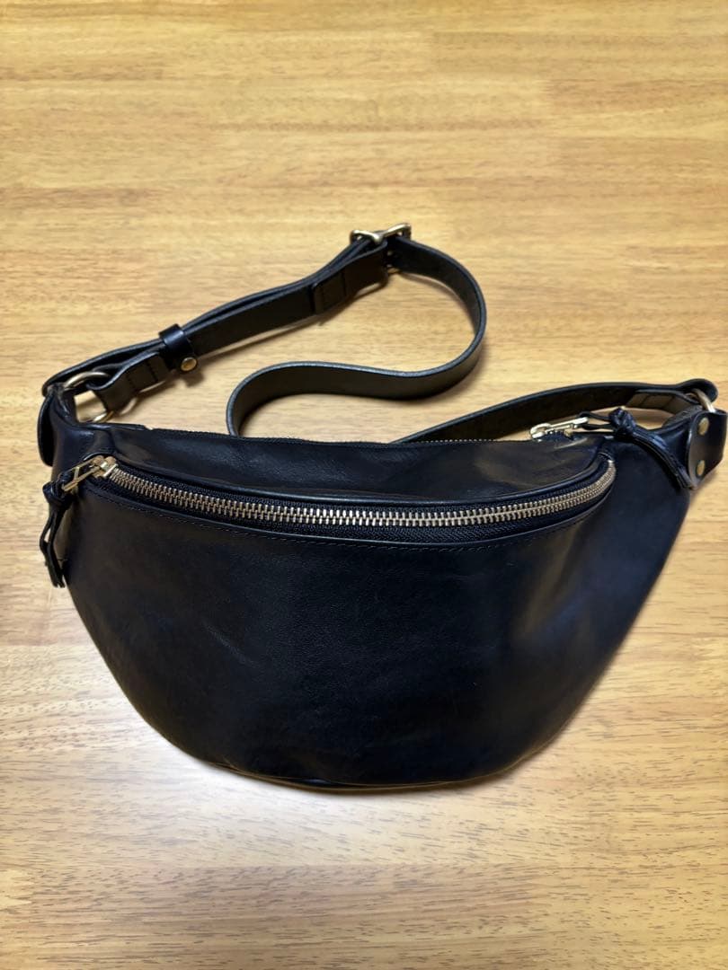 SLOW スロウ ルボーノ Fanny Packファニーパック　ボディーバッグ